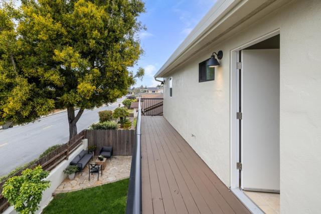 303 Del Robles Avenue, Monterey CA: https://media.crmls.org/mediaz/5fefece9-b140-40ee-80b6-92df65e9705f.jpg