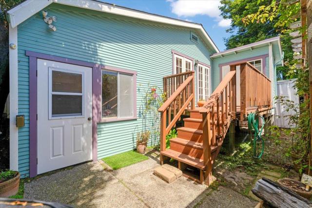 311 Cedar Street, Pacific Grove CA: https://media.crmls.org/mediaz/5ff030e0-e45a-49ed-87fe-61daee42be9c.jpg