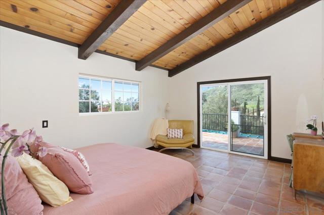 26036 38 Kaywood Terrace, Escondido CA: https://media.crmls.org/mediaz/5ff0e69a-1242-4ccb-a910-869bc021b4cc.jpg