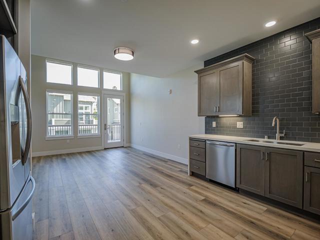 116 Aptos Village Way, Aptos CA: https://media.crmls.org/mediaz/5ff0f090-666c-4461-946e-121b6b0caa65.jpg