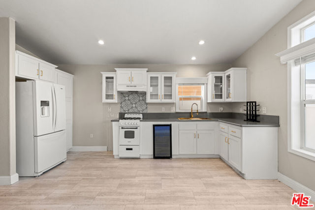 8250 Lankershim Boulevard, 112 photo 6
