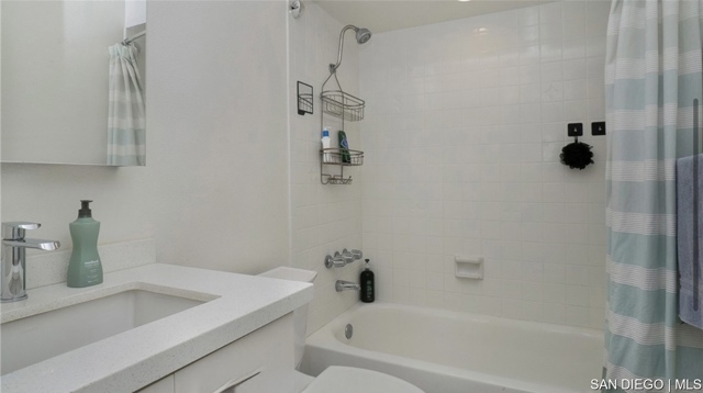 4730 Noyes ST, San Diego CA: https://media.crmls.org/mediaz/5ff18f1f-7e4a-42a2-98f9-7365452e3366.jpg
