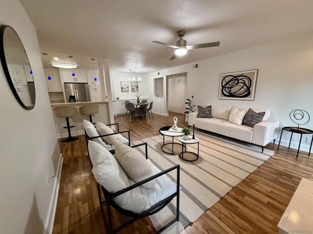 10325 Caminito Cuervo, San Diego CA: https://media.crmls.org/mediaz/5ff1b84e-a479-4712-9b66-a6088364736a.jpg