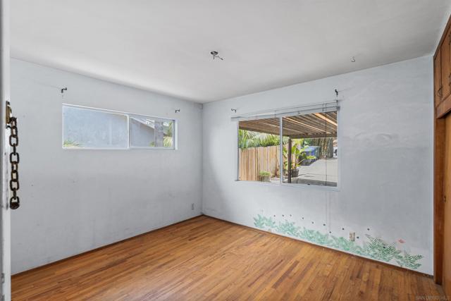 719 Marsolan Ave, Solana Beach CA: https://media.crmls.org/mediaz/5ff22381-49df-45ca-91d7-2f7d26026041.jpg