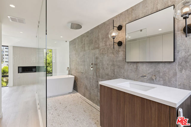 1033 Carol Drive, West Hollywood CA: https://media.crmls.org/mediaz/5ff2a3a2-3698-46d9-9a5a-8f34e4b0e41e.jpg