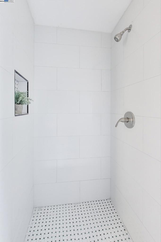 https://media.crmls.org/mediaz/5ff2dd4e-20fe-479c-871d-4d5f6505cc35.jpg?preset=X-Large