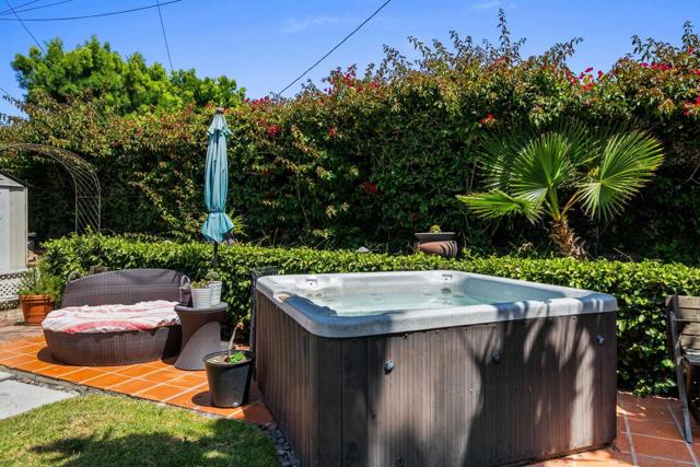 6677 W 88th St, Los Angeles CA: https://media.crmls.org/mediaz/5ff32745-6857-4bc3-86ac-ce1711c0a018.jpg