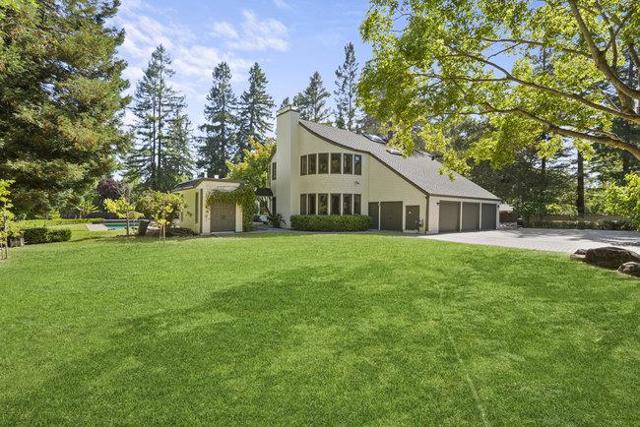 84 Selby, Atherton CA: https://media.crmls.org/mediaz/5ff3a171-976e-4905-9e71-c8a66f59fc27.jpg