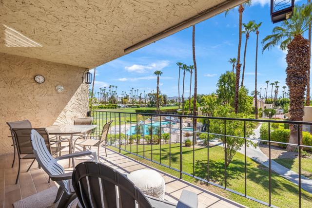 5300 E Waverly Drive, Palm Springs CA: https://media.crmls.org/mediaz/5ff3a658-6f54-4f83-872e-d078b451eb35.jpg