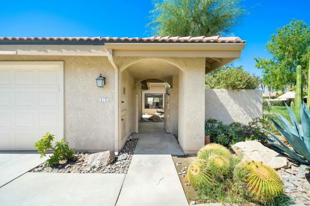 17 Margarita Road, Palm Desert CA: https://media.crmls.org/mediaz/5ff43840-dba1-49f6-b5b6-8d4328943e1a.jpg