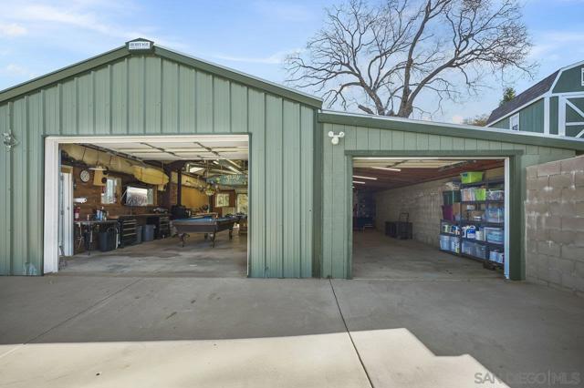 16690 Iron Springs Rd, Julian CA: https://media.crmls.org/mediaz/5ff4866d-16aa-4de9-aec1-a11af110518e.jpg