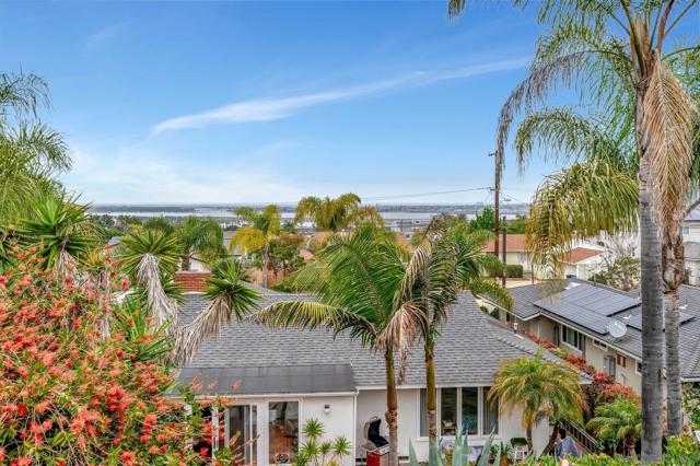 2238 Tokalon St, San Diego CA: https://media.crmls.org/mediaz/5ff5494b-eccd-429f-bbf4-60be840f08fe.jpg