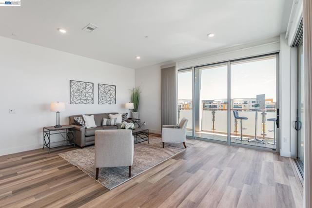 45128 Warm Springs Blvd, Fremont CA: https://media.crmls.org/mediaz/5ff57a9d-962f-4b32-ba45-f56ddb44b6fa.jpg