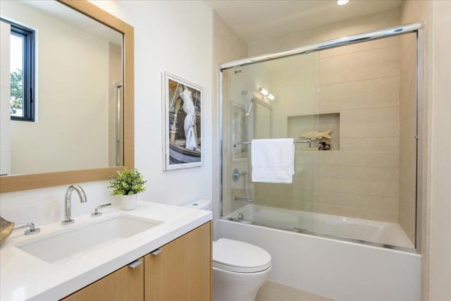 1025 Continental Drive, Menlo Park CA: https://media.crmls.org/mediaz/5ff5fce5-a49f-4c56-8e74-29db94eb3964.jpg