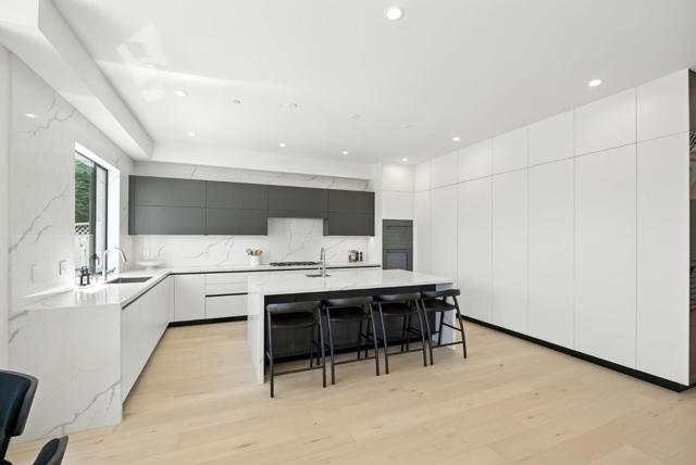 1127 Hillslope Place, Los Altos CA: https://media.crmls.org/mediaz/5ff720fe-fb77-4a59-8aaf-534359ccec8f.jpg