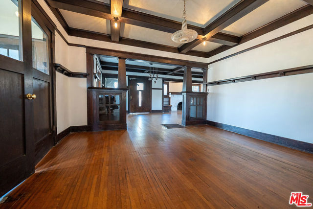 1801 Shell Avenue photo 3