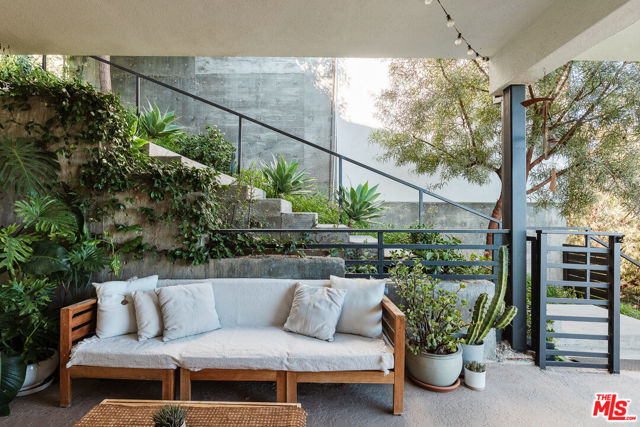 Image 27 of 38 For 4052 Jennings Drive