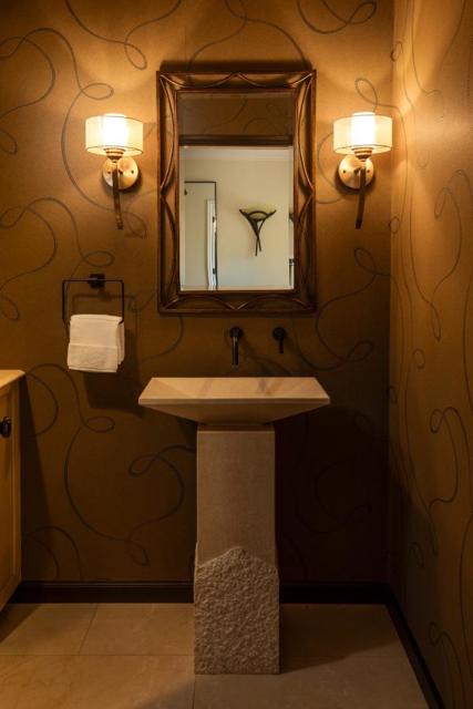 13801 Templeton Place, Los Altos CA: https://media.crmls.org/mediaz/5ff803c2-de2f-4e2b-bd80-3b78735c1c77.jpg