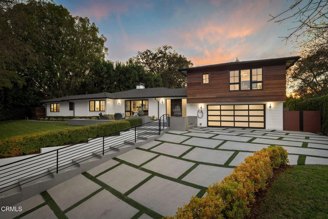 Detail Gallery Image 2 of 59 For 645 S San Rafael Ave, Pasadena,  CA 91105 - 5 Beds | 4/1 Baths