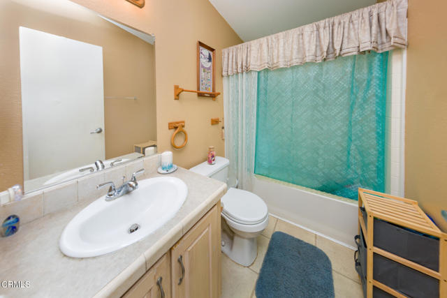94 Camino Algarve, Camarillo CA: https://media.crmls.org/mediaz/5ff8e9ac-79eb-4e5b-9c64-5d376683978f.jpg