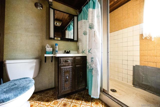 890 Capri Rd, Encinitas CA: https://media.crmls.org/mediaz/5ff8f1df-6592-48fd-8066-b0877ac378d7.jpg