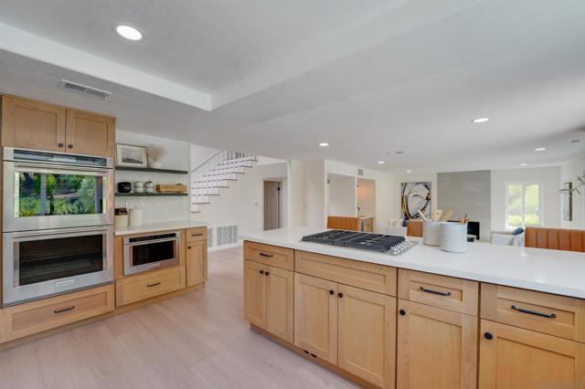 3302 Vista Rocosa, Escondido CA: https://media.crmls.org/mediaz/5ff989dc-ccfd-4eff-992e-60dd5548a4a2.jpg