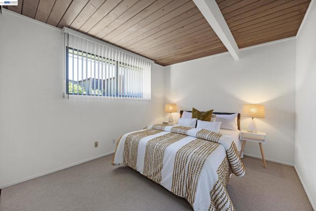 5354 Greenridge Rd, Castro Valley CA: https://media.crmls.org/mediaz/5ff9e78e-5c91-4aa1-a21d-c30ac272b5ba.jpg