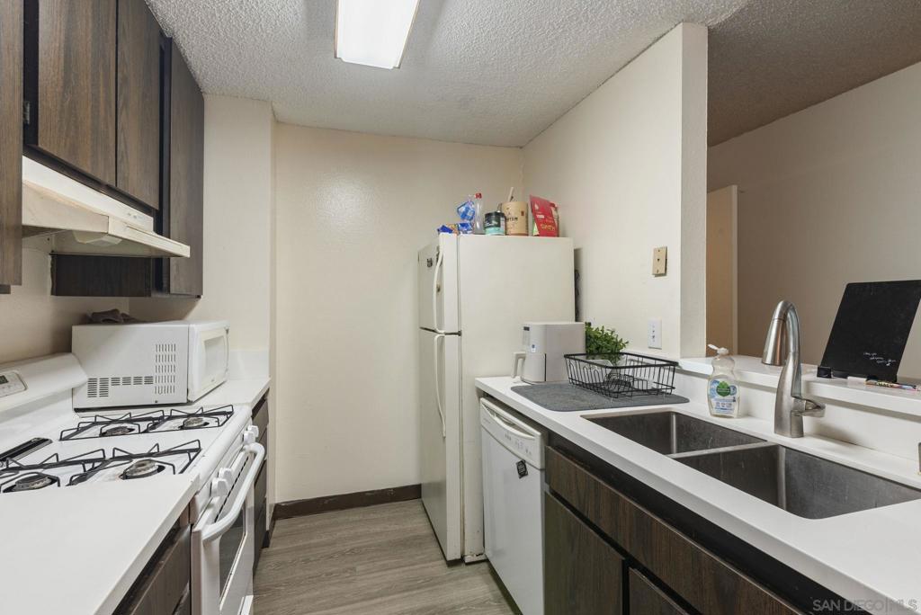 1615 Hotel Circle - photo 6