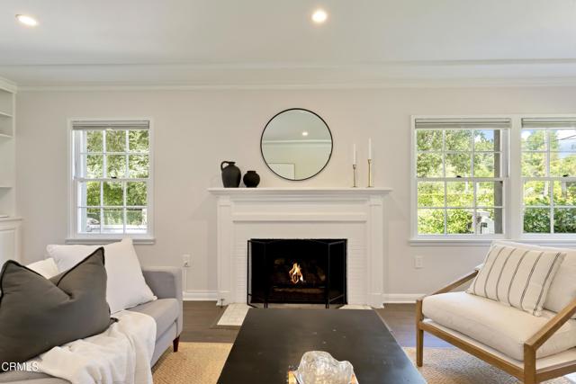 1236 New York Drive, Altadena CA: https://media.crmls.org/mediaz/5ffaf334-caa2-4e51-91c8-52cb31dfe962.jpg