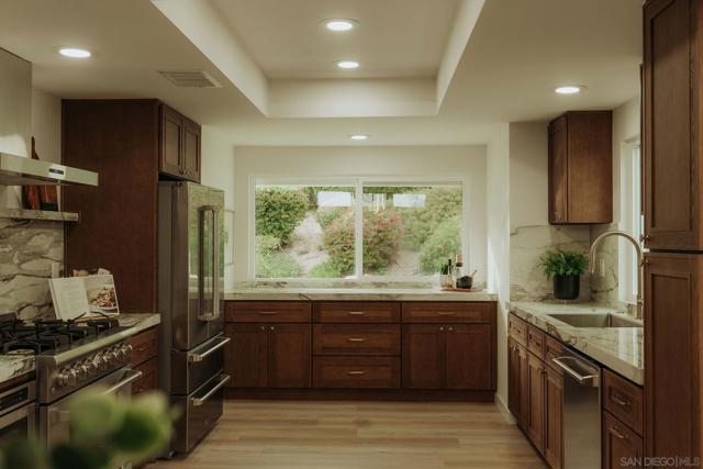 2143 Caminito San Martin, La Jolla CA: https://media.crmls.org/mediaz/5ffb2f80-a3fe-4fd9-b9bc-7f43cb5c5fef.jpg