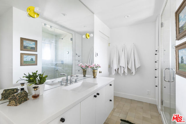 2027 Park Drive, Los Angeles CA: https://media.crmls.org/mediaz/5ffb86c7-fc74-47a4-a385-1f6219e33cbe.jpg