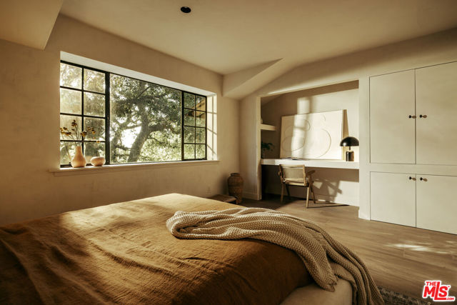 4790 Galendo Street, Woodland Hills CA: https://media.crmls.org/mediaz/5ffbfe04-65c1-4950-a4a3-1854c9a0fef7.jpg