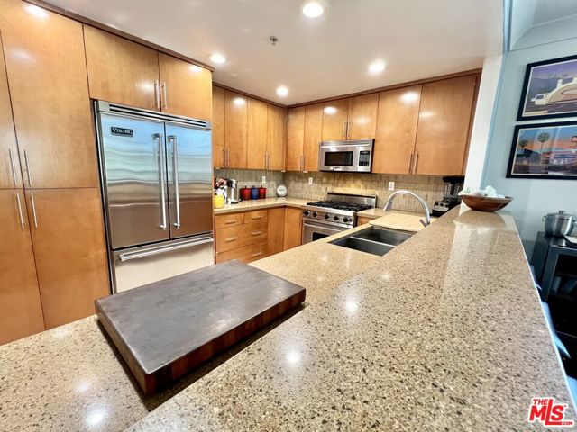 Image 6 of 26 For 357 Hayworth Avenue 201