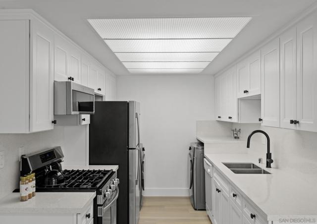 1634 Grandon Ave, San Marcos CA: https://media.crmls.org/mediaz/5ffcb3b5-1cc7-49e5-aa3e-d7dd7322a420.jpg