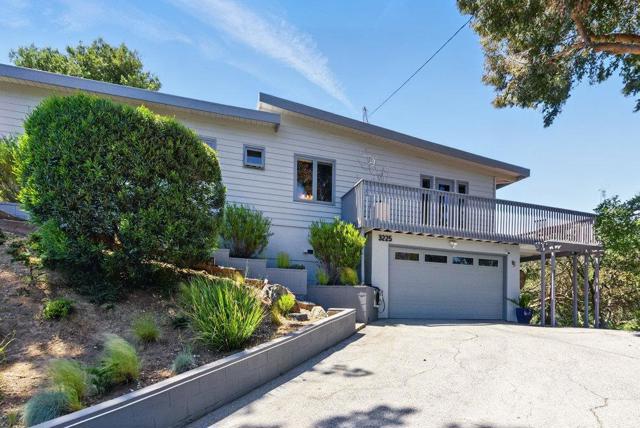3225 Upper Lock Avenue, Belmont CA: https://media.crmls.org/mediaz/5ffcf38f-32b4-4c75-b351-5236aa01db12.jpg