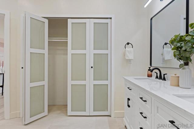 8206 Caminito Lacayo, La Jolla CA: https://media.crmls.org/mediaz/5ffd0f67-acd6-4083-894d-fc419f6b8c68.jpg