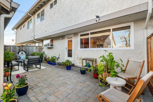 1031 Las Palmas Drive, Santa Clara CA: https://media.crmls.org/mediaz/5ffd430d-eca1-42a3-94bd-9a69215e3d9f.jpg