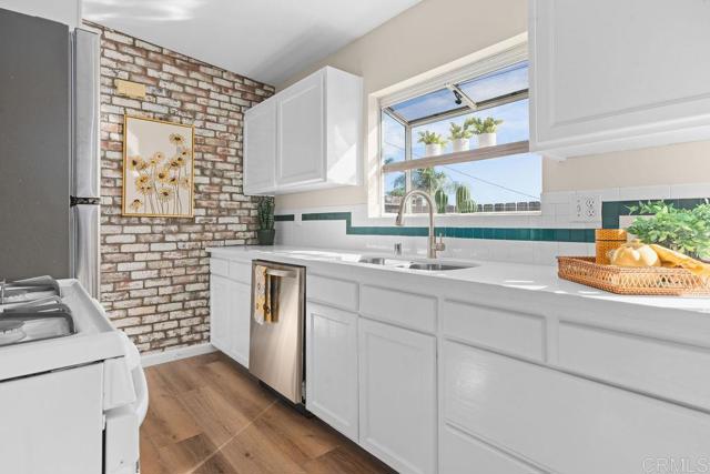 Detail Gallery Image 2 of 75 For 5388 Kiowa Dr, La Mesa,  CA 91942 - 3 Beds | 2 Baths