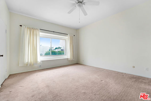 6232 Nita Avenue, Woodland Hills CA: https://media.crmls.org/mediaz/5ffda3f2-9db0-471c-baf2-ad2fe61b8fe4.jpg