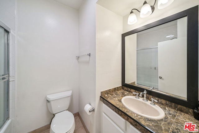 8865 Alden Drive, Los Angeles CA: https://media.crmls.org/mediaz/5ffdc1dd-39ce-47c2-9b3f-791b21f72c2d.jpg