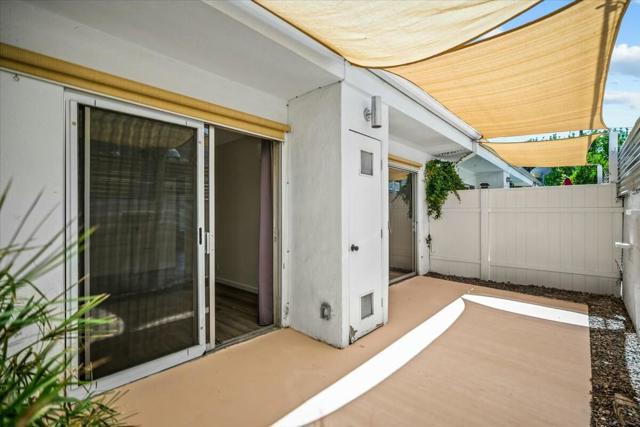 1595 S Indian Trail, Palm Springs CA: https://media.crmls.org/mediaz/5ffe64da-1be6-4599-aa39-66e3dc011cfc.jpg