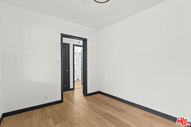 9829 S 7th Avenue, Inglewood CA: https://media.crmls.org/mediaz/5ffebe34-59f9-4abe-b4b4-ec3cbd9fb397.jpg