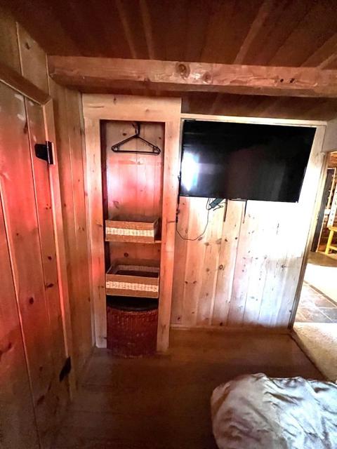 3679 Alder Avenue, South Lake Tahoe CA: https://media.crmls.org/mediaz/5ffec772-1a54-43ba-a831-e5388d80ea50.jpg