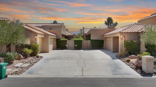 23 Pine Valley Drive, Rancho Mirage CA: https://media.crmls.org/mediaz/5ffed13c-333d-4966-9b2f-00f2acb9b564.jpg