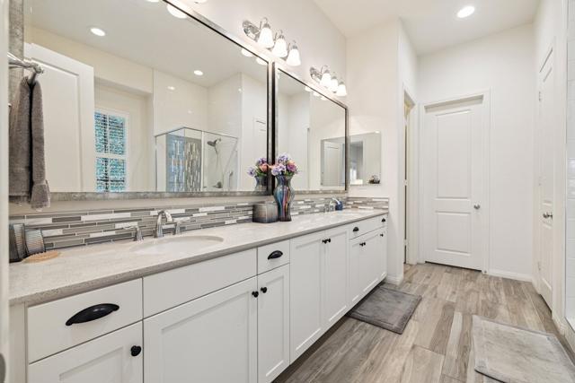 4017 Via Fragante, Palm Desert CA: https://media.crmls.org/mediaz/5ffed24e-d7d6-4639-8cd1-f6c1426db87b.jpg