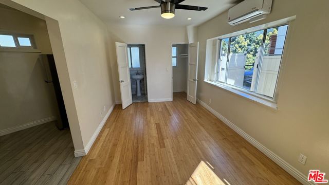 650 656 Park Avenue, Long Beach CA: https://media.crmls.org/mediaz/5fff6512-e1de-4020-95d3-edb3c7e5d12b.jpg