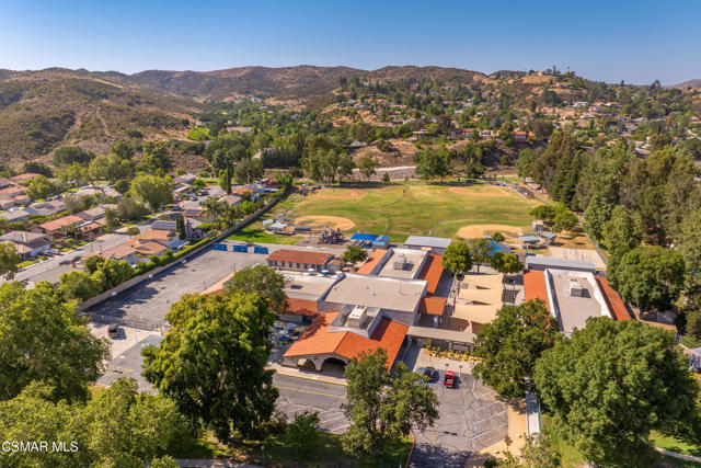 1666 Berwick Place, Westlake Village CA: https://media.crmls.org/mediaz/5fff899b-d803-4c13-8b75-8b16e8634df2.jpg