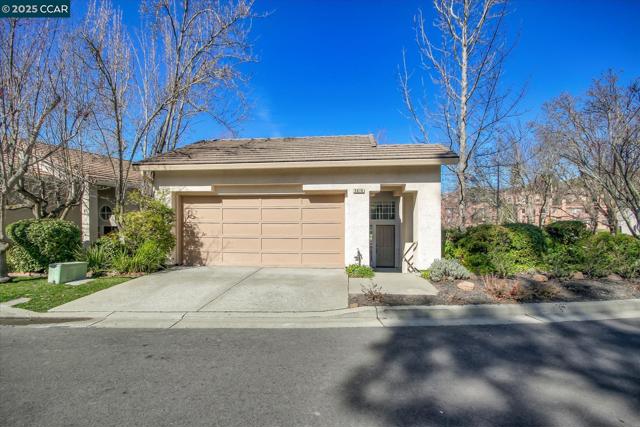 5070 E Lakeshore Drive, San Ramon CA: https://media.crmls.org/mediaz/6000016b-9dbc-42b5-af43-83c2fa0e587e.jpg