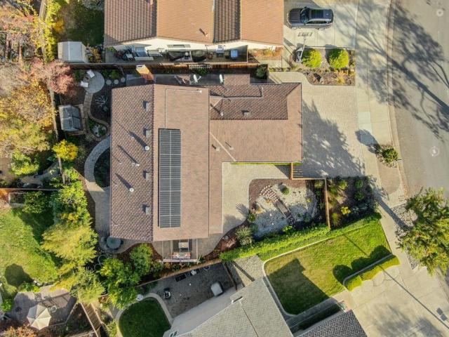 6915 Dartmoor Way, San Jose CA: https://media.crmls.org/mediaz/60007384-63ea-4aee-8bb9-56d2a2805f38.jpg
