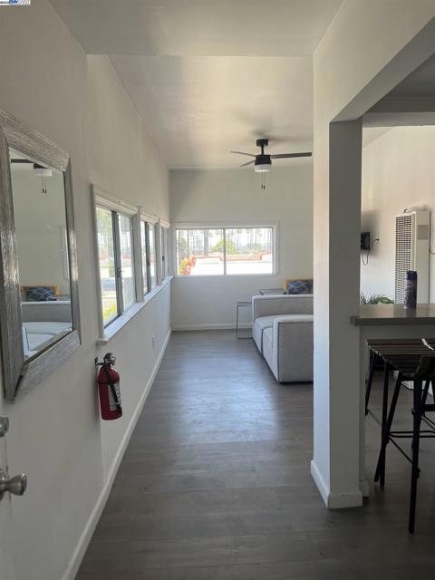 5419 S Harcourt Ave, Los Angeles CA: https://media.crmls.org/mediaz/60008315-5686-41b9-ab3a-bd71d3a1cb62.jpg
